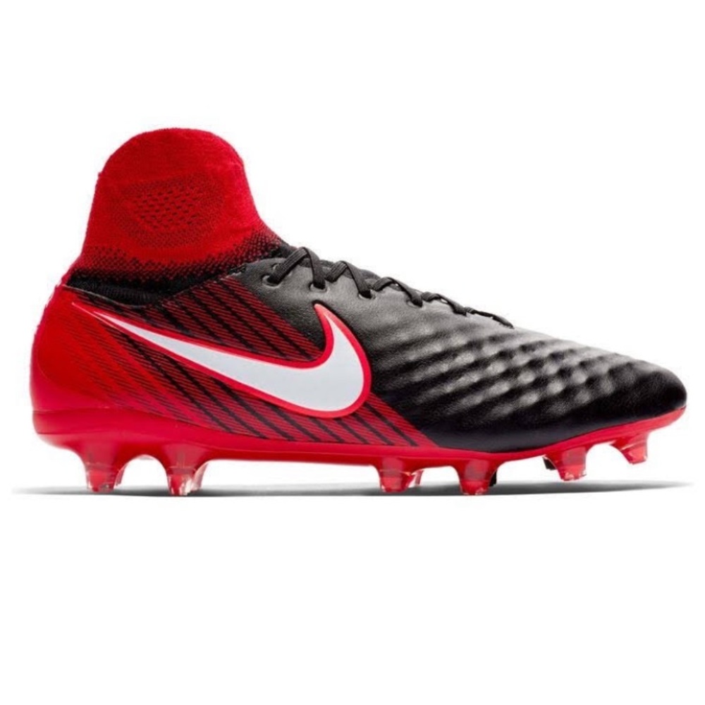 Never worn Men’s Nike Magista Cleats